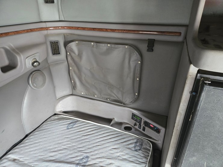 2007-peterbilt-387-image-98