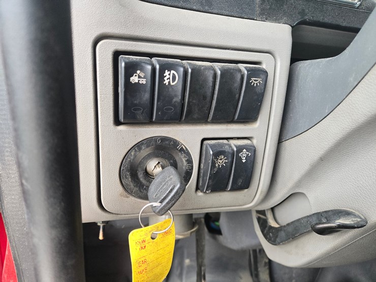 peterbilt-579-image-81