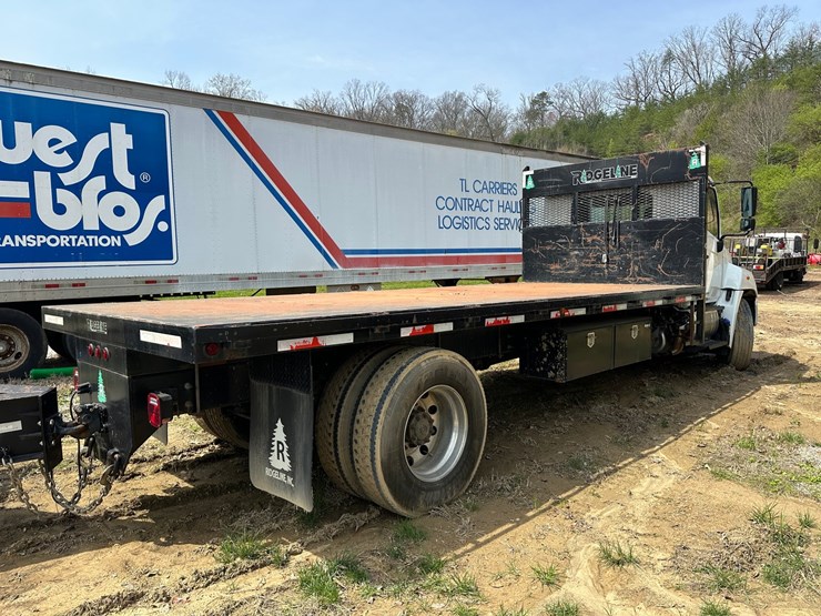 2020-hino-268-image-4