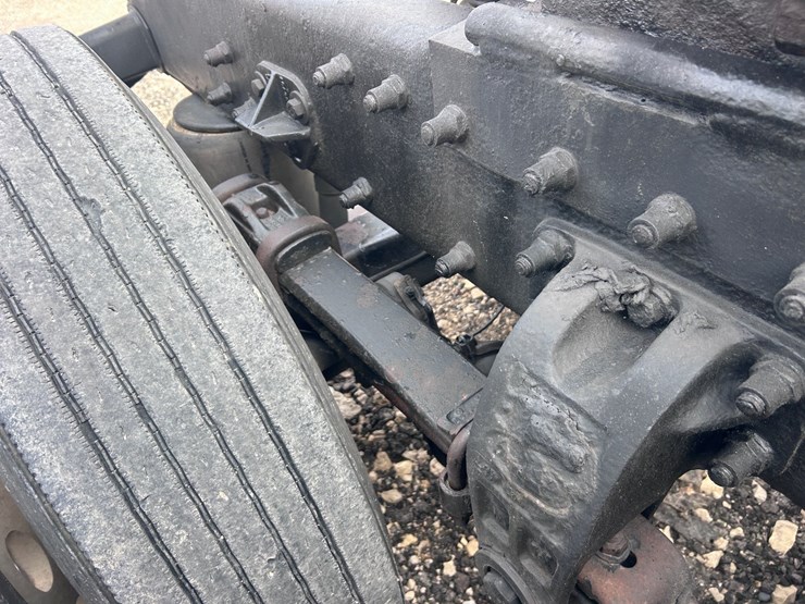 1998-peterbilt-379-image-36