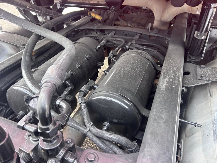 #1009-•-2012-western-star-conventional-4-sleeper-cab-truck-tractor-image-42