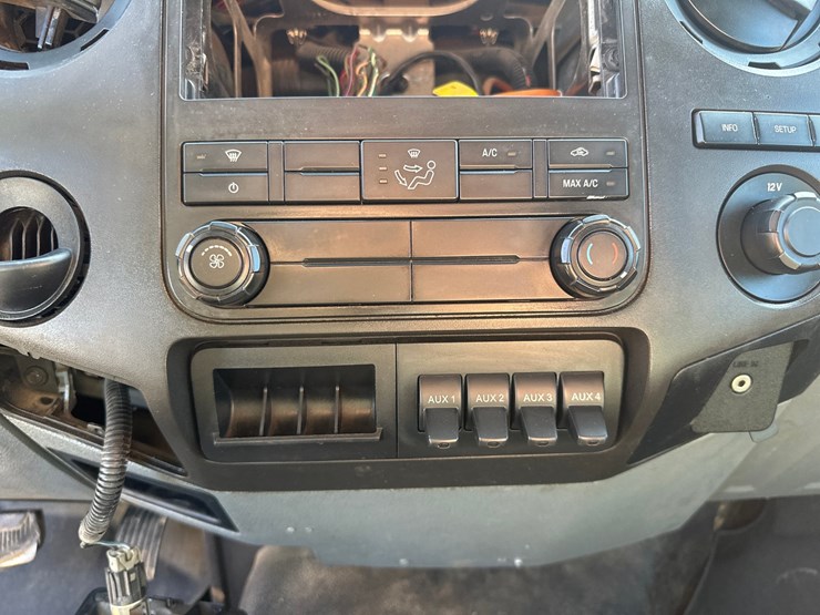 2012-ford-f650-image-30