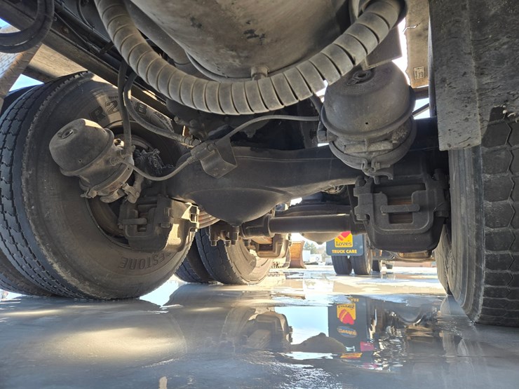 2000-mack-rd688s-image-33