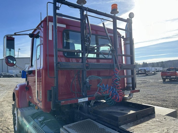 2003-massey-ferguson-8-image-26