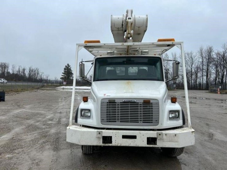 2004-freightliner-fl80-image-2