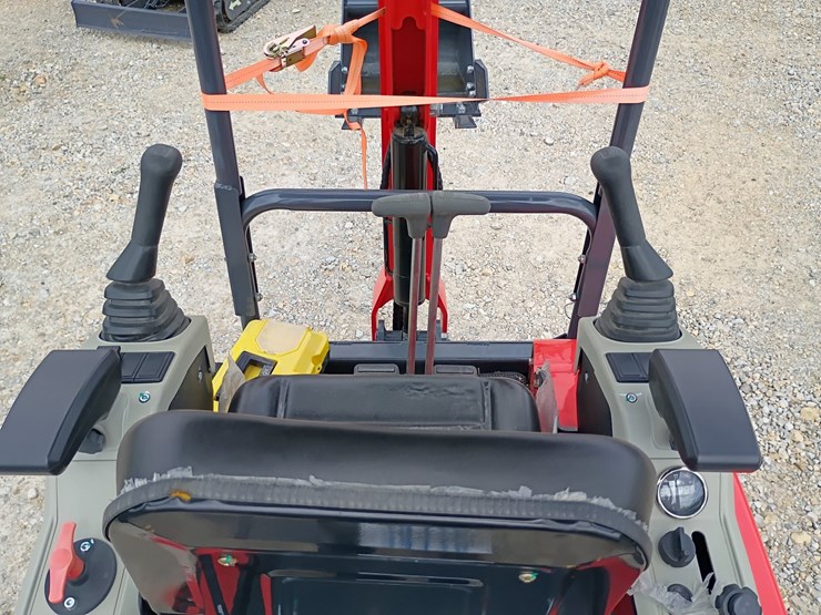 #24175-•-2025-agt-qk20r-mini-excavator-image-12