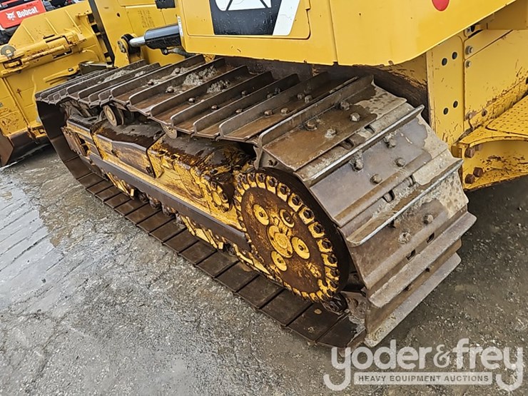 2014-caterpillar-d6k2-xl-image-23