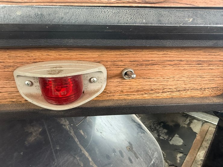 #1117-•-volvo-whitegmc-day-cab-truck-tractor-image-65