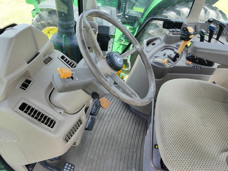 2021-john-deere-6175m-image-12