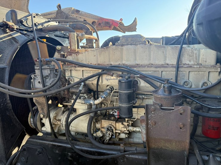 1974-peterbilt-359-image-34