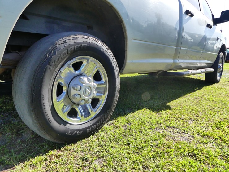 2010-dodge-ram-3500-image-6