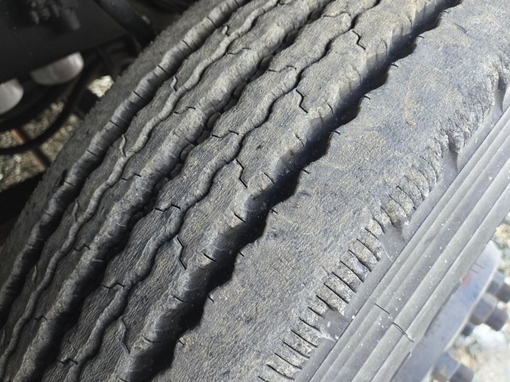 1992-massey-ferguson-8-image-81