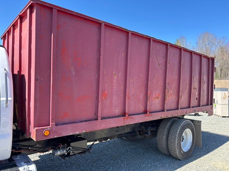 2023-ford-f750-image-13