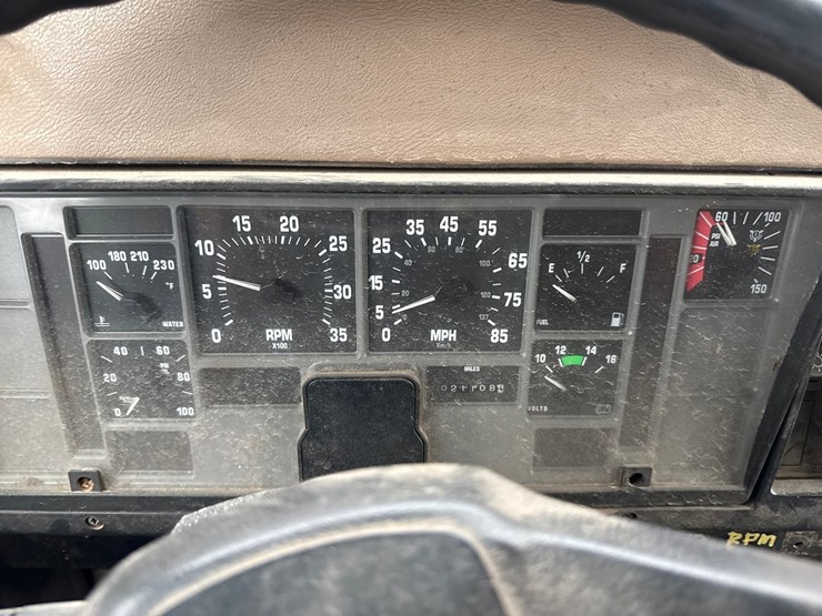 1990-international-4900-image-75