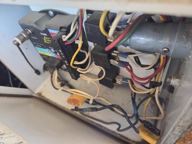 2006-massey-ferguson-8-image-28