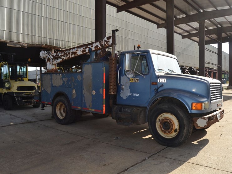 1991-international-4700-image-1