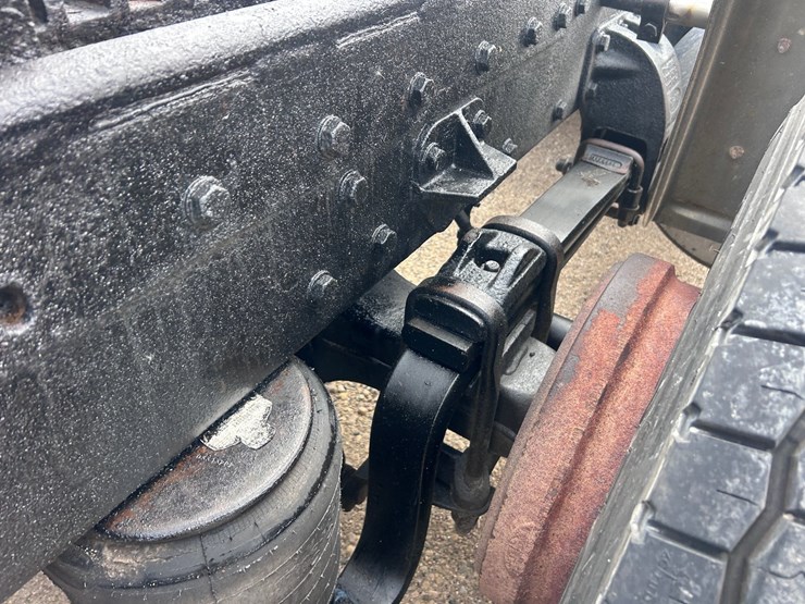 1999-peterbilt-379-image-41