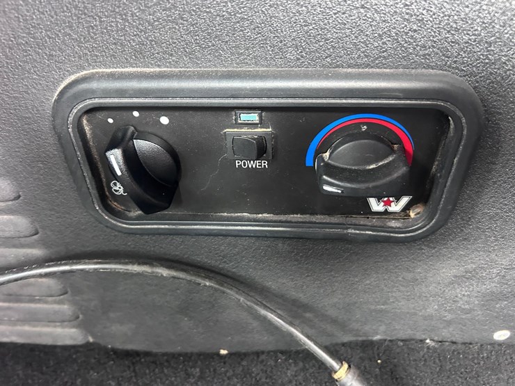 #1009-•-2012-western-star-conventional-4-sleeper-cab-truck-tractor-image-61