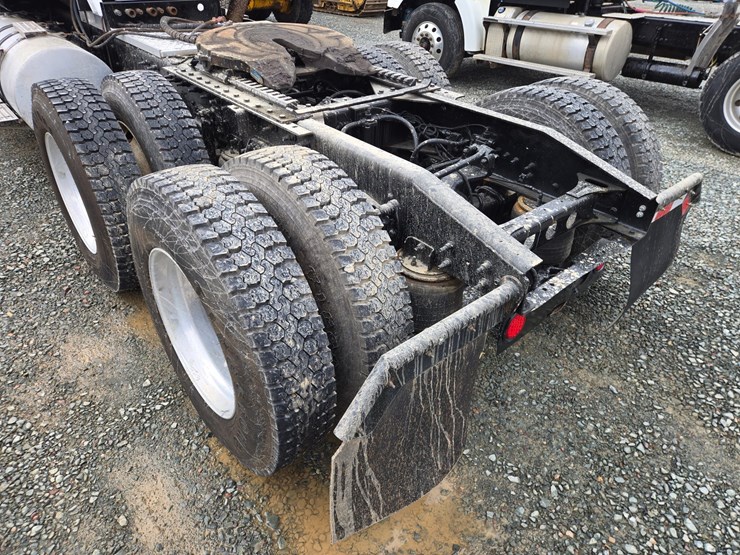 2019-international-hx620-image-23