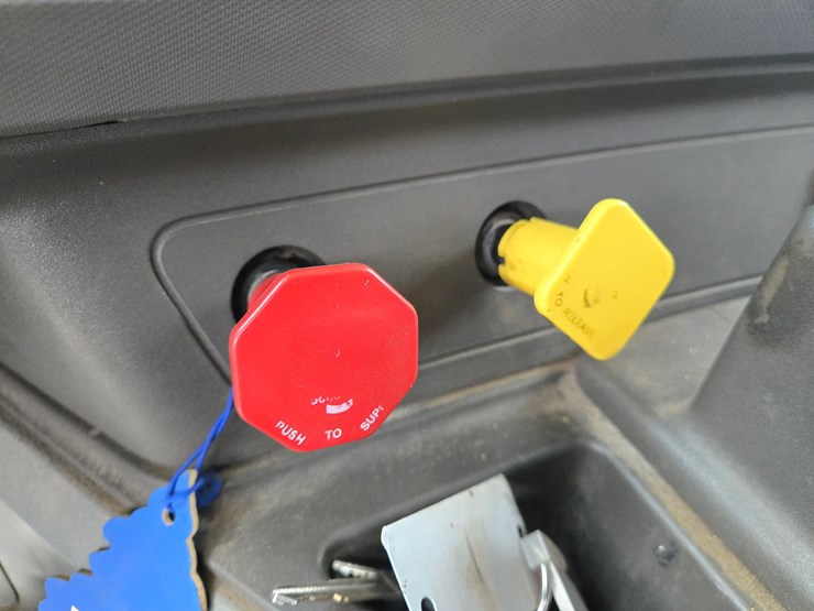 2017-kenworth-t680-image-80