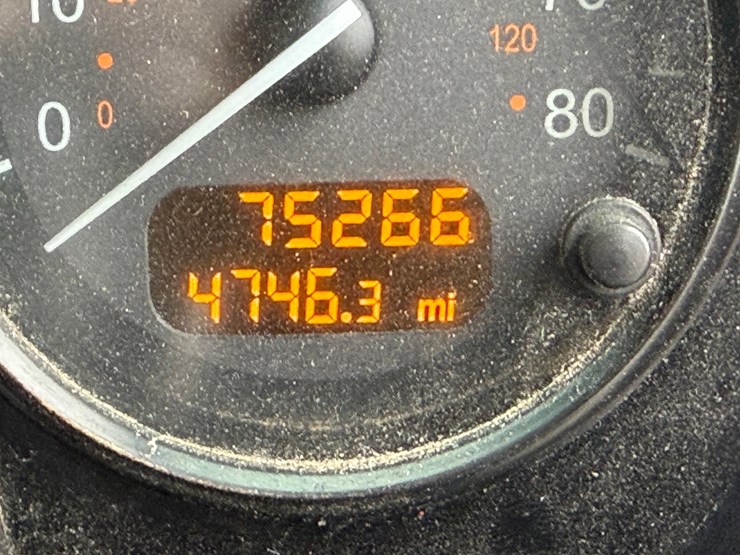 #1360-•-2019-peterbilt-pb520-side-load-garbage-truck-image-63