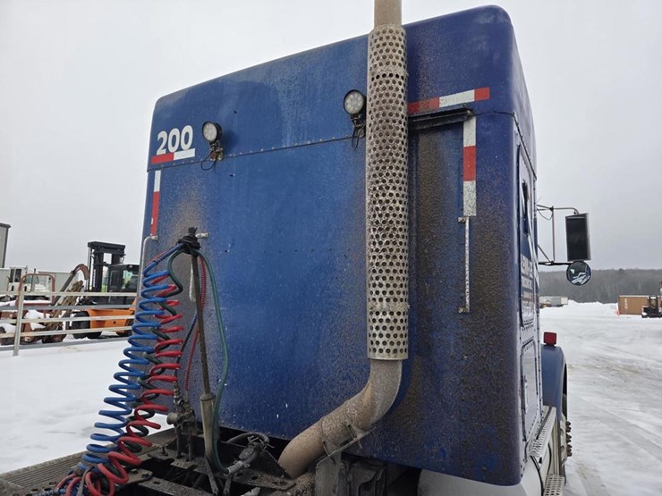 2003-kenworth-t800-image-28