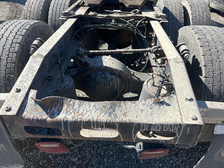 2005-massey-ferguson-8-image-18