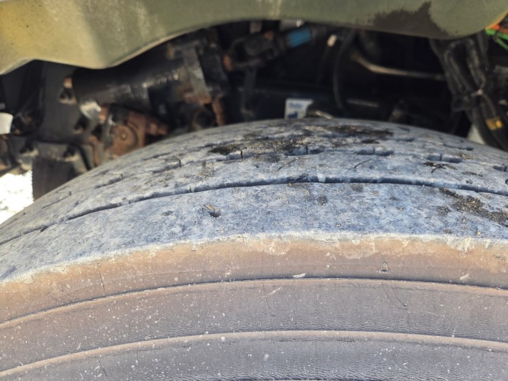 2013-peterbilt-337-image-58