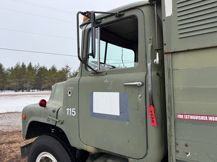 1984-mack-dm492s-image-26