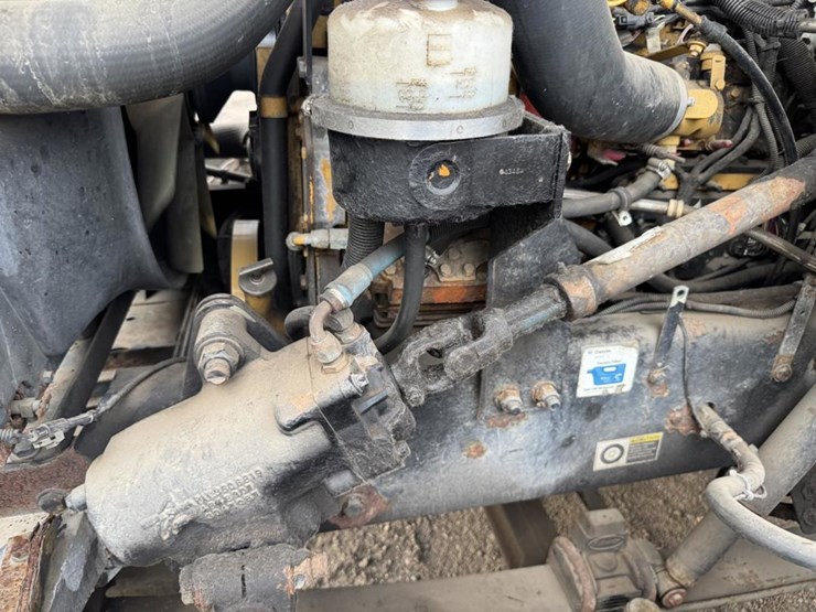 2003-peterbilt-330-image-65