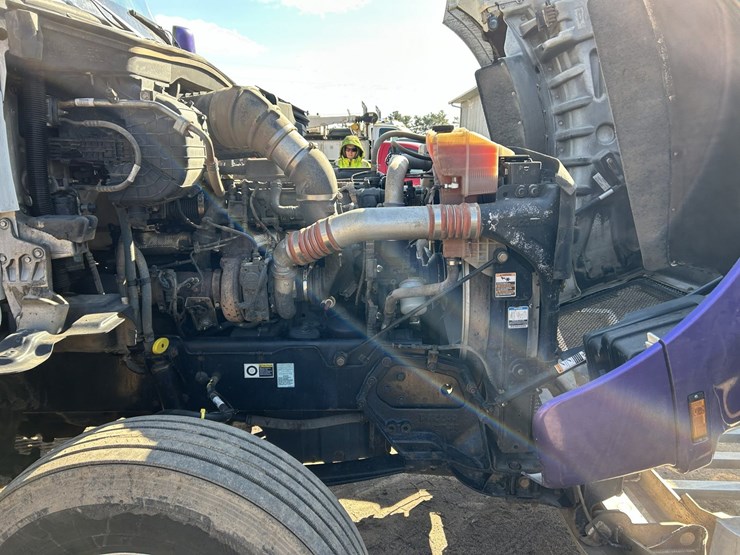 2020-kenworth-t880-image-54