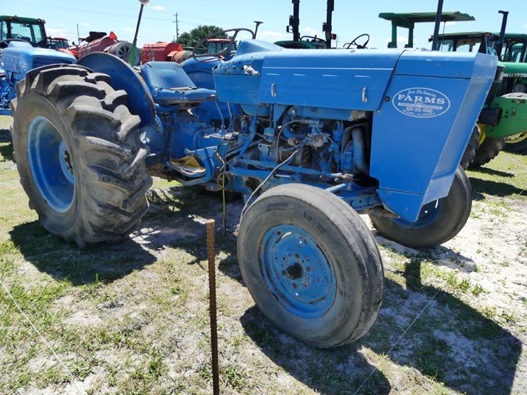 ford-tractor-image-2