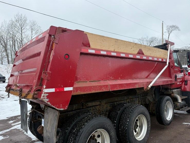 #1052-•-2007-international-7600sfa-tri-axle-dump-truck-image-15