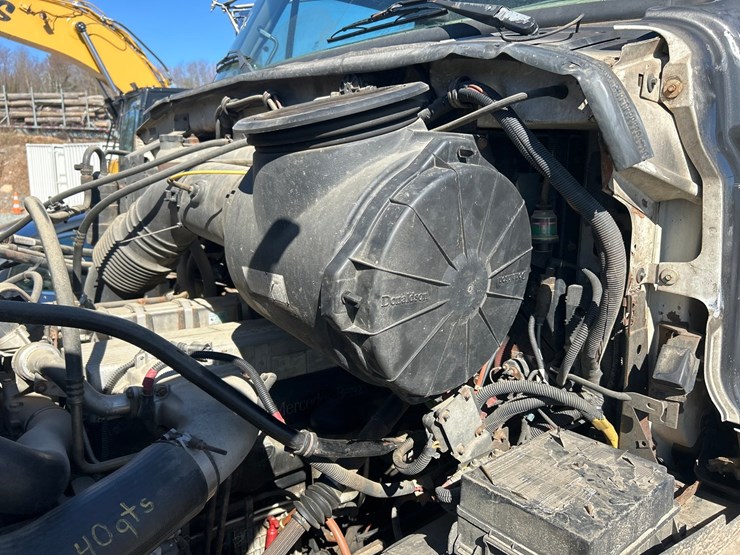 2005-massey-ferguson-8-image-40