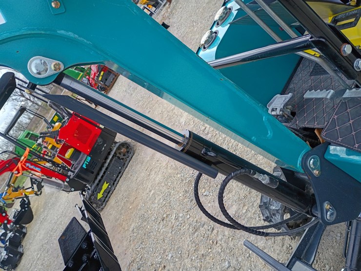 #24167-•-2025-diesel-digmaster-dm200-mini-excavator-image-28