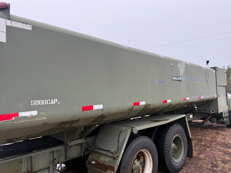 1984-mack-dm492s-image-29