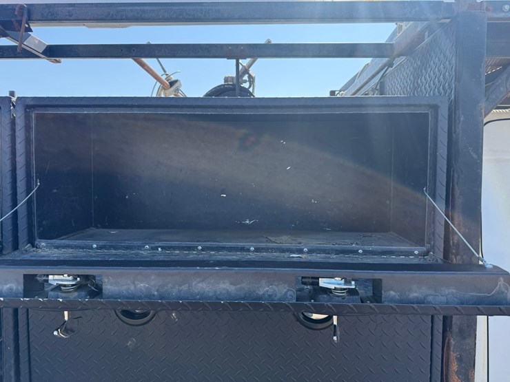 #2047-•-2012-ram-5500-heavy-duty-4x4-service-truck-image-26