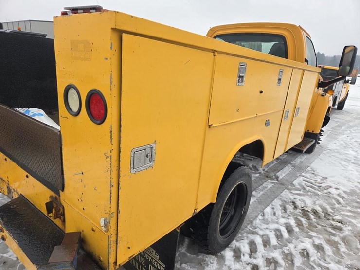 2005-massey-ferguson-8-image-18