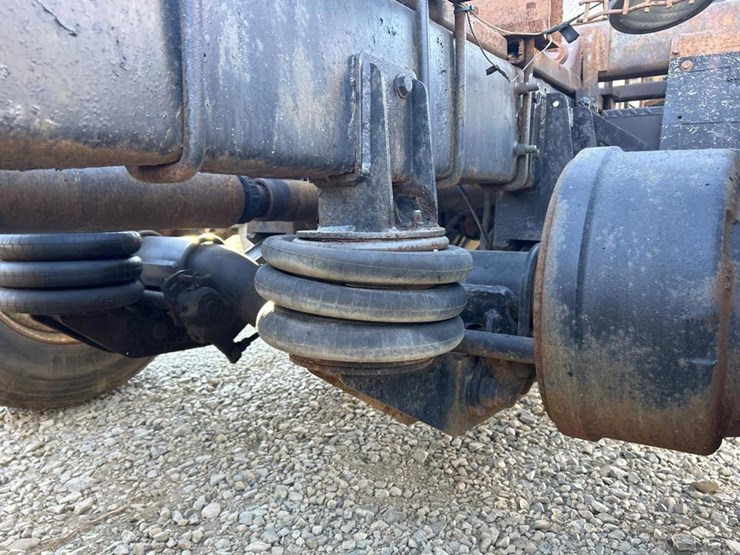 2001-mack-ch613-image-58