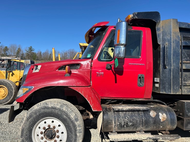 2006-international-7400-image-13