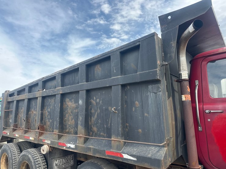 1986-mack-dm686s-image-18