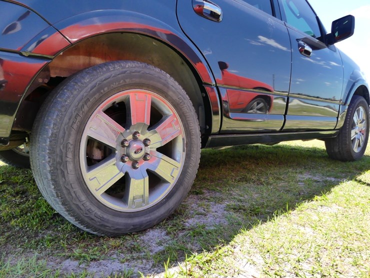 2010-ford-expedition-image-6
