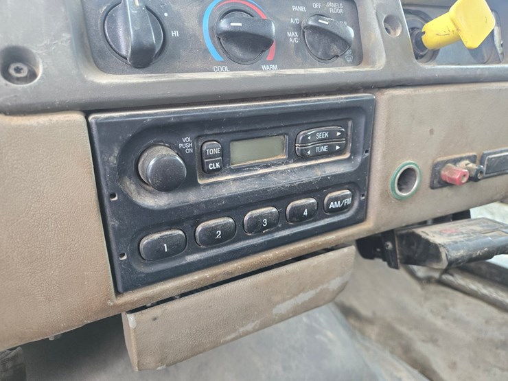 2001-massey-ferguson-8-image-62