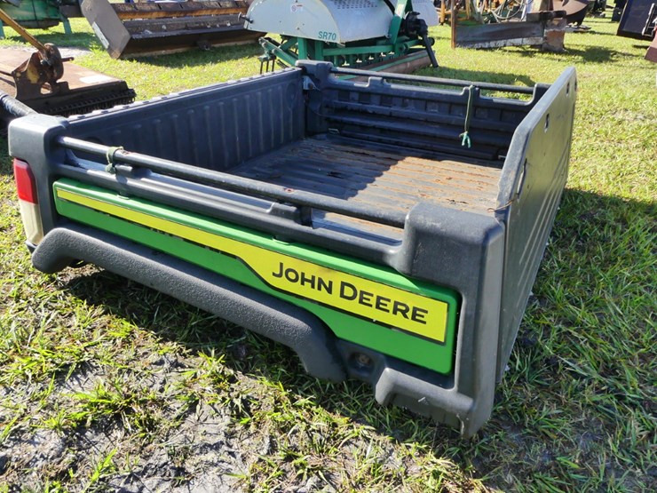 john-deere-gator-image-2