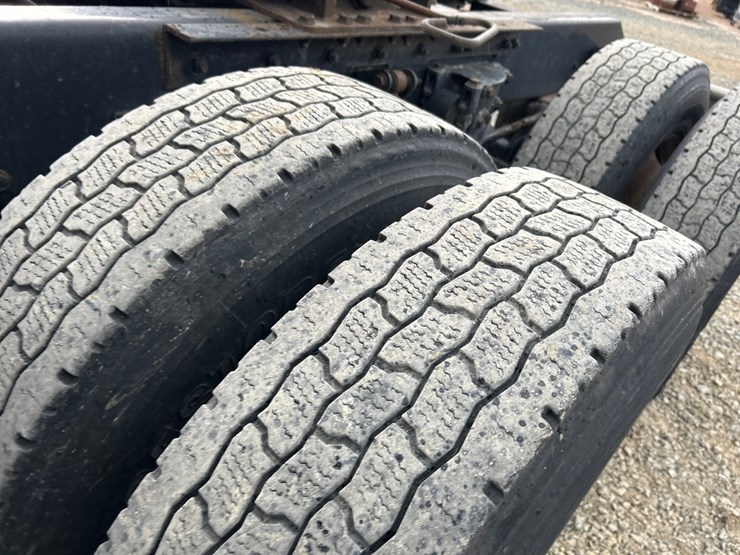 2016-kenworth-t680-image-76