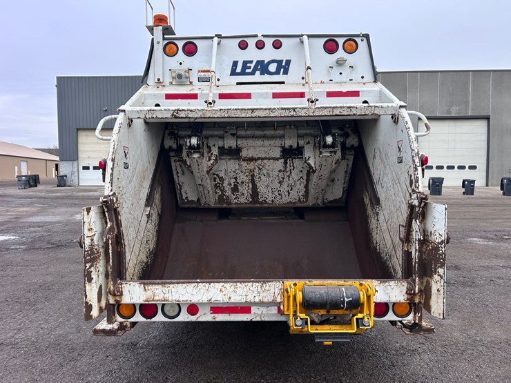 2003-international-7400-image-4