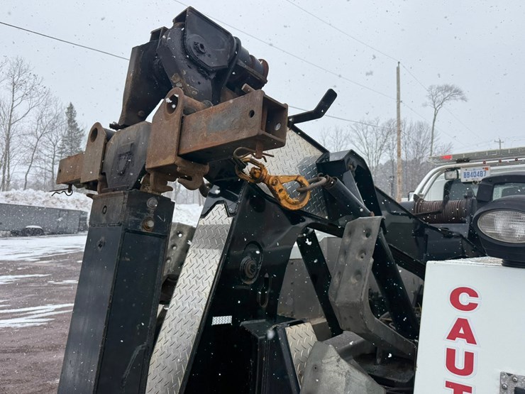 2013-international-4400-sba-image-22