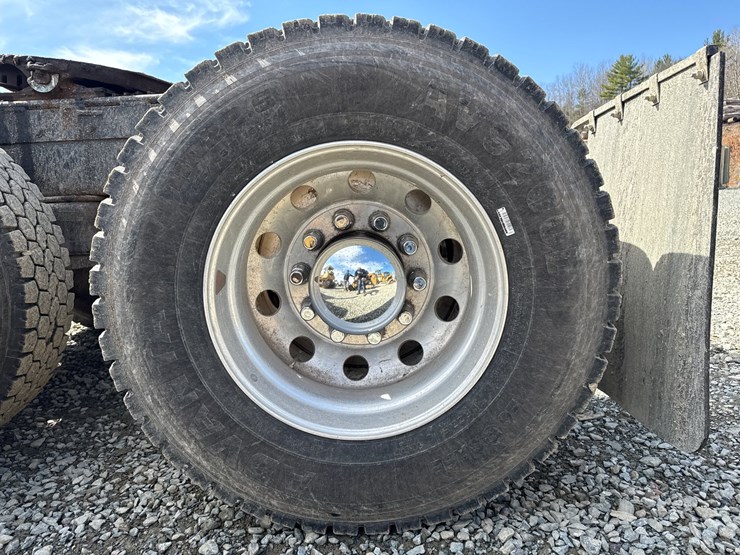 2004-peterbilt-378-image-57