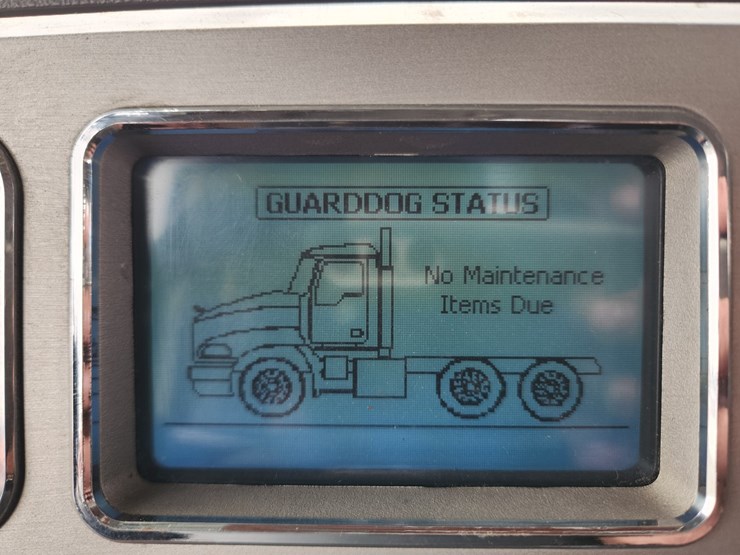 2014-massey-ferguson-8-image-33