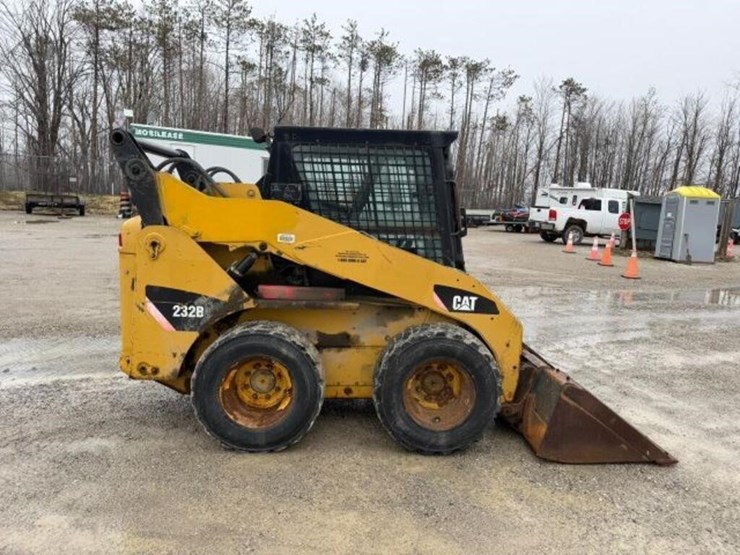 2009-caterpillar-232b2-image-7